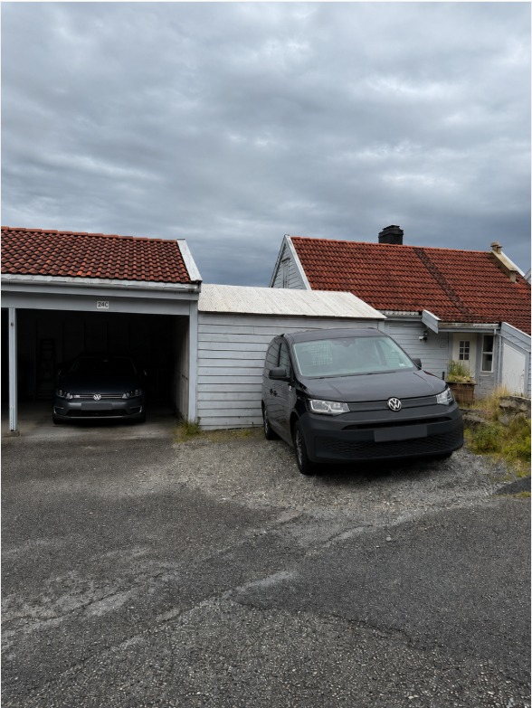 Carport, plass til 3 biler her